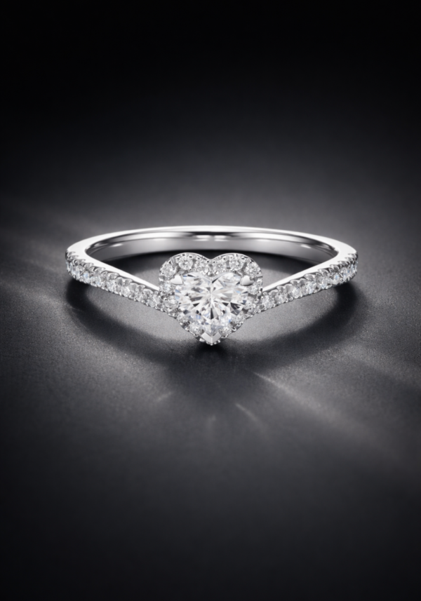 Anillo de Compromiso "Elor" en Corte Corazón