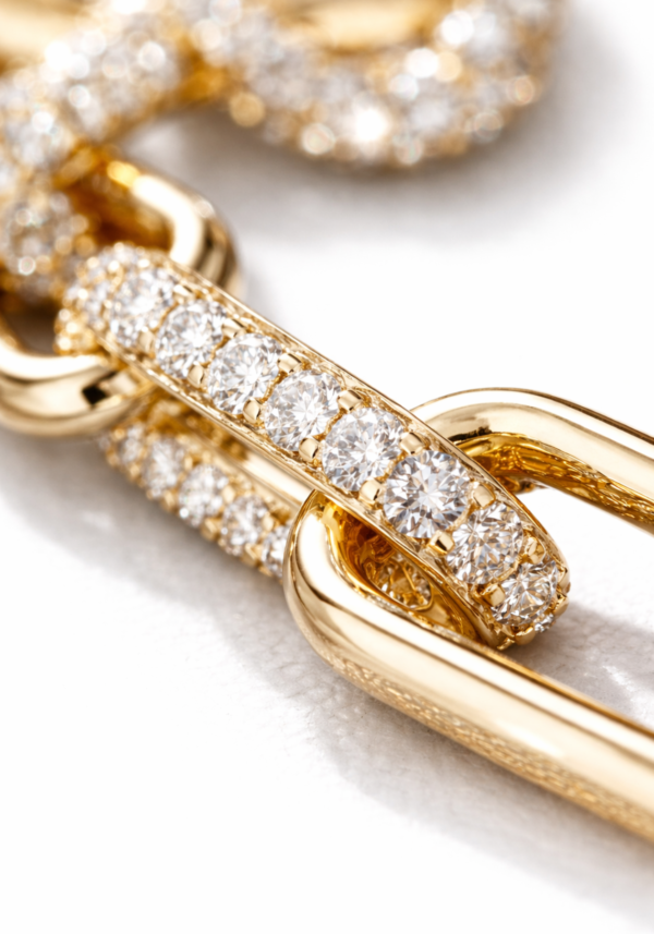 Brazalete "Lía" con Diamantes en Corte Redondo