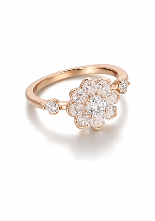 Anillo "Pherá" con Diamantes en Cortes Redondo y Pera