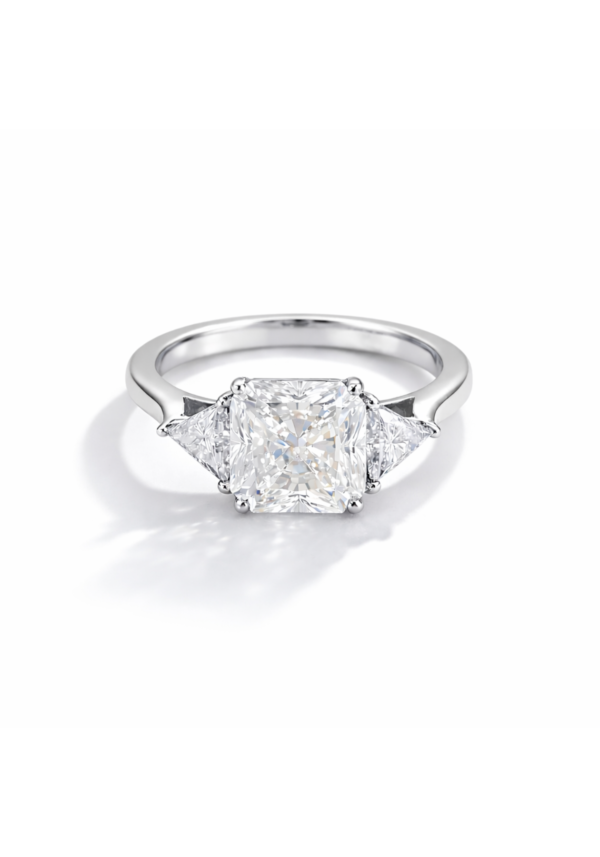Anillo de Compromiso "Sahar" en Corte Radiante