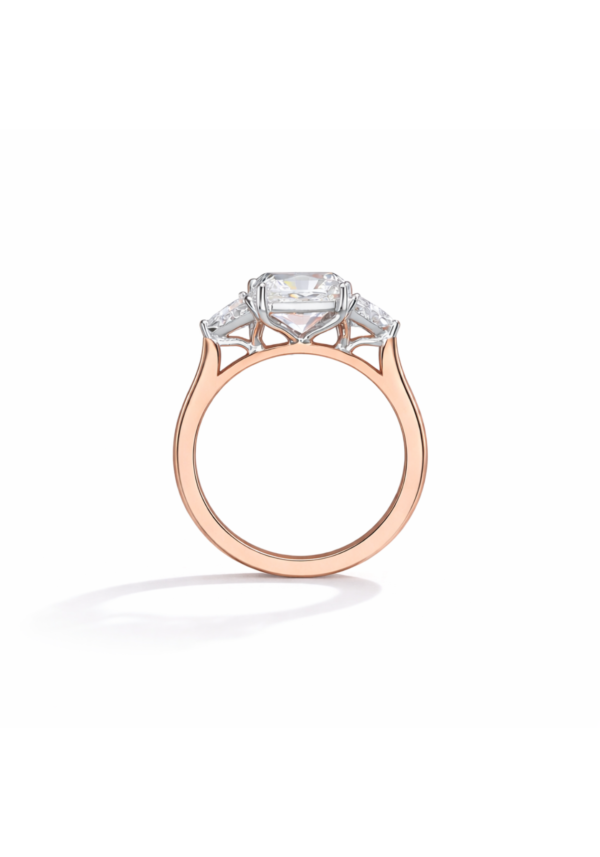 Anillo de Compromiso "Sahar" en Corte Radiante