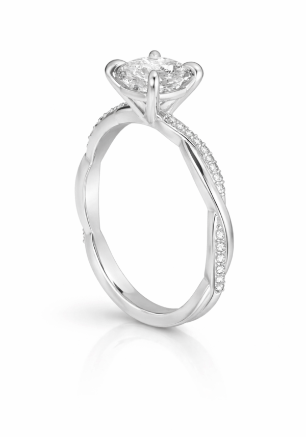 Anillo de Compromiso "Leví" en Corte Cushion