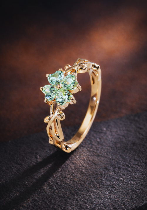 Anillo "Taví" en Corte Corazón