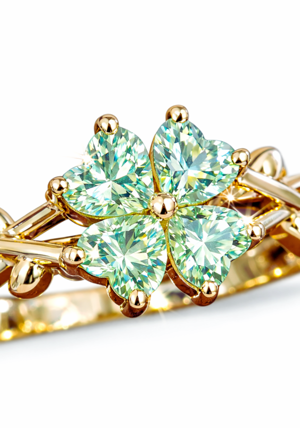 Anillo "Taví" en Corte Corazón