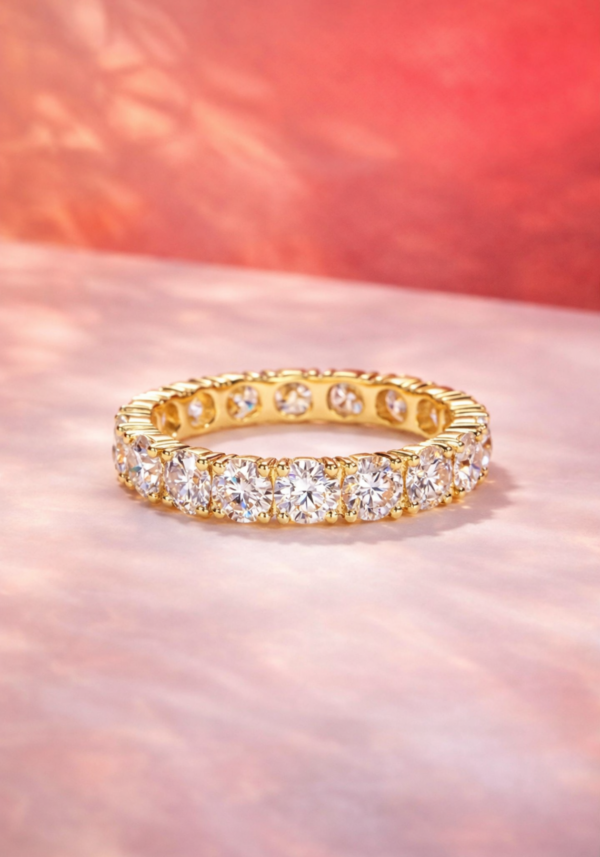 Anillo "Noah" con Diamantes en Corte Redondo